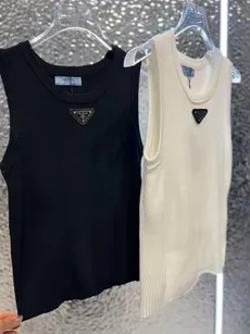 کراپ بافت پرادا