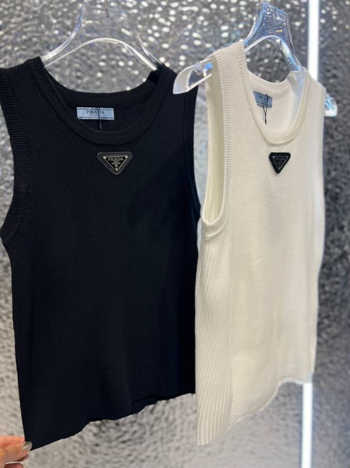 کراپ بافت پرادا
